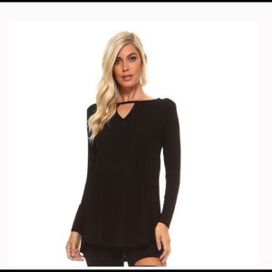 Long sleeve keyhole tunic
